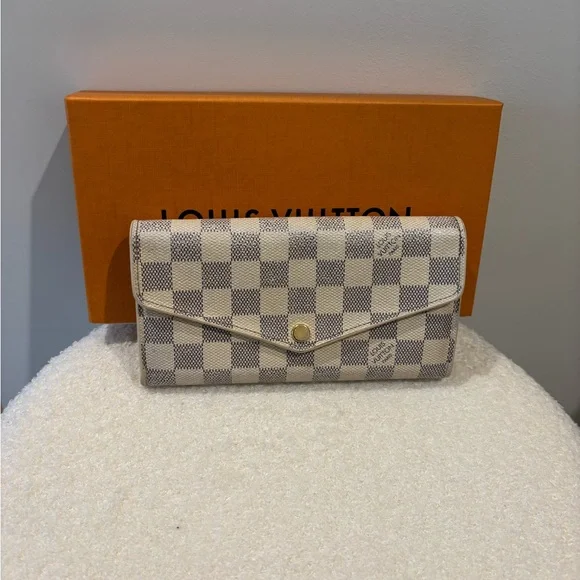 Louis Vuitton Sarah Damier Azur Wallet - Cream and Gray - Picture 1 of 7